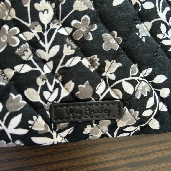 Vera Bradley Black White Floral Quilted Crossbody Bag and Wallet - Picture 6 of 11